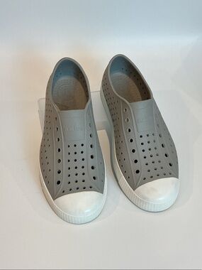 Native Jefferson Pigeon Grey, unisex Big Kids size 5